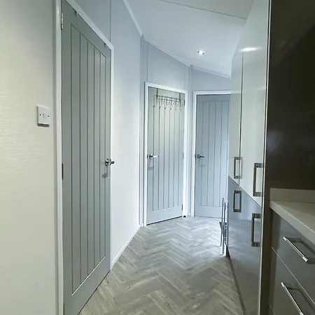 Blissful Modern, Luxe & Sauna Chalet *
