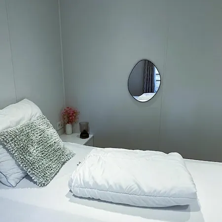 Chalet Blissful Modern, Luxe & Sauna Hoenderloo